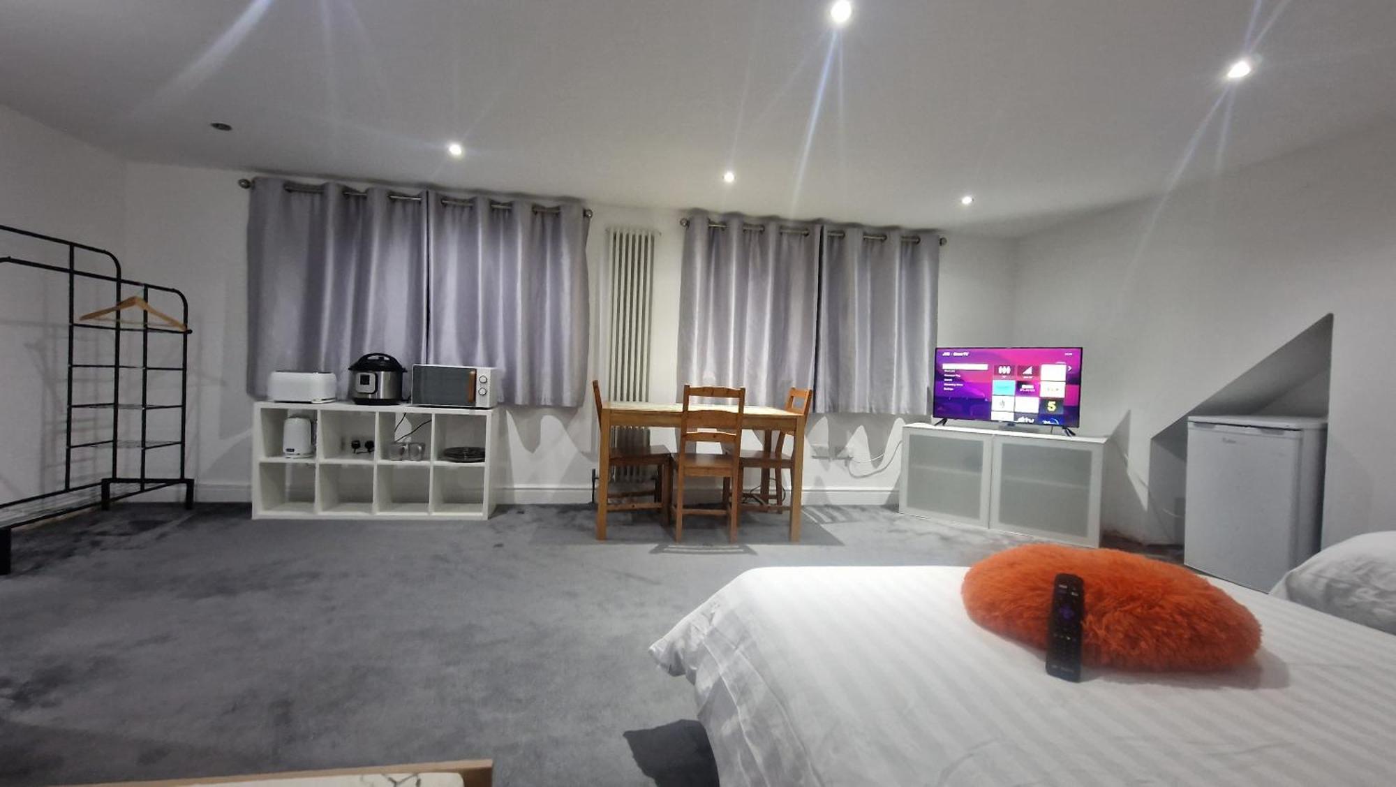 Апартаменты Snoozeden Westmead, Виндзор Экстерьер фото